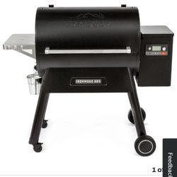 .Smoker With Wifi Tranger With Cover 