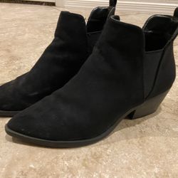 Universal Thread Black women’s Booties low boots