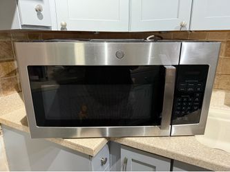 2021 GE Appliances Microwave Oven