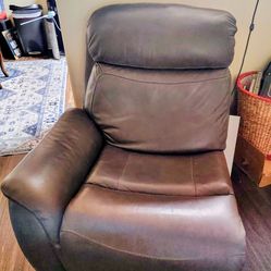 2 leather recliners