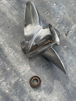 Suzuki Left side propeller