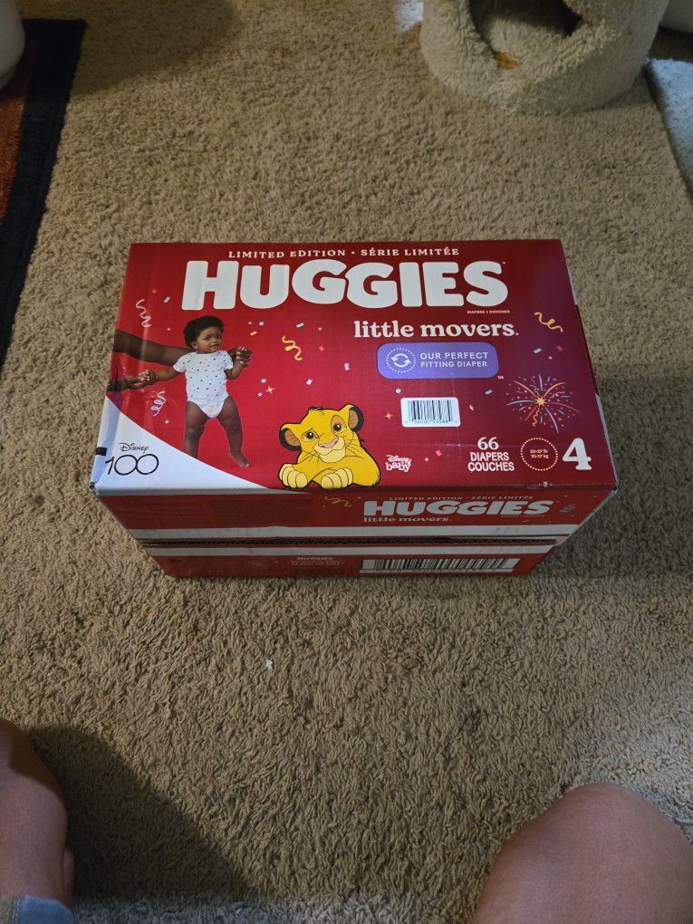 66 Count Box Of Huggies Diapers SIze 4