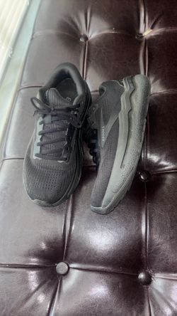 Brooks Ghost- Women’s Shoes