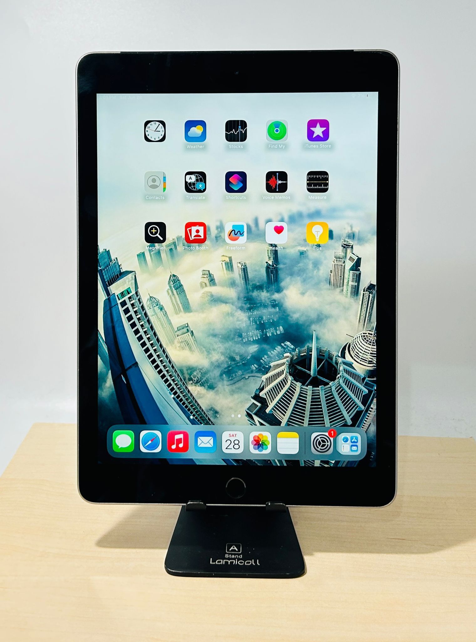 Apple iPad 6 32GB Cellular Unlocked 9.7” Fully Functional iOS 17