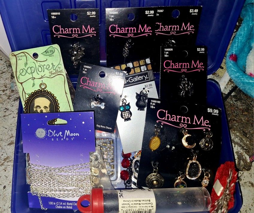 Several Charm Me Charms With Whole Kit