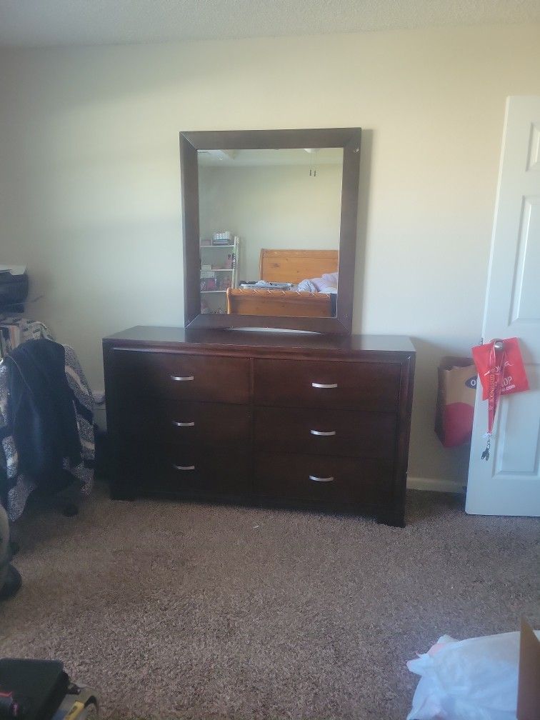 6 Drawers Dresser With Mirror 