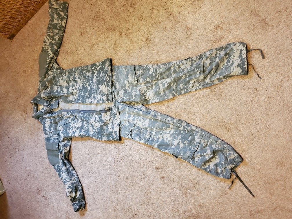 X-Small Camo Top And Pants-$35 OBO