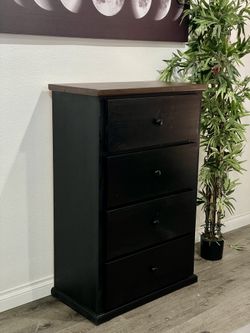 Solid Wood 4 Drawer Dresser
