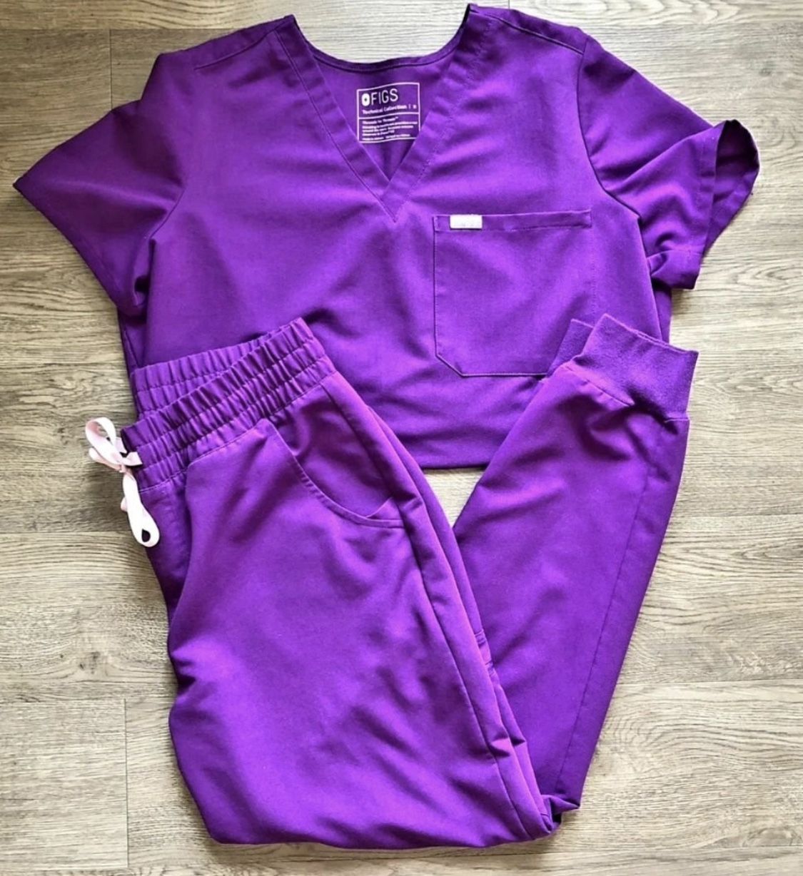 FIGS 2-Piece Scrubs Outfit in Magic Purple (Catarina & Zamora)
