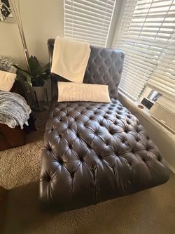 Brown leather chaise Lounge