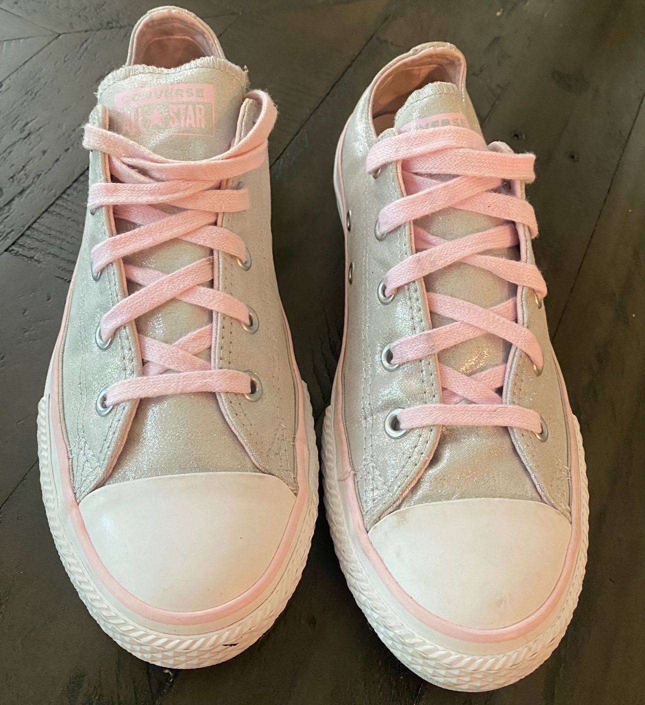 Youth Big Girls Converse Chuck Taylor All Stars, Silver (Glitter) and Pink Sneakers Size: 3 (Little Girl)