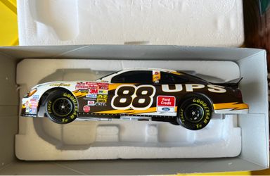 Dale Jarrett #88 UPS Mac Tools 1:24 Diecast – Limited Edition Action Collectibles – New in Box