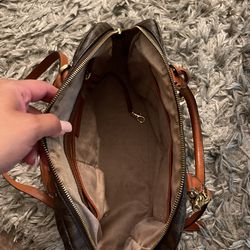 Louis Vuitton Travel Wallet for Sale in Downey, CA - OfferUp