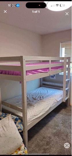 Bunk bed /2 twin mattress