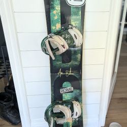 DC 155 Snowboard Deck W Bindings LG 
