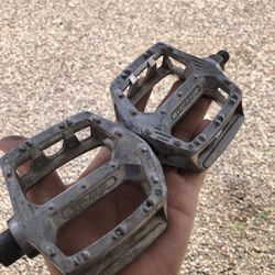 VP 550 PEDALS 1/2 