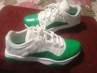 Women's Air Jordan 11 CMFT Low $70 obo