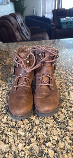 Skechers Dome Boots Size 7M