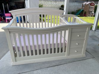 Baby crib/bed