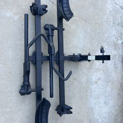 Like New Thule T2 (2") Hitch Bike Rack with hitch lock works with MTB, ebikes, cruisers, road bikes