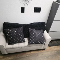 Accent Loveseat Bench – Gray Upholstered Entryway / Bedroom Bench – Moving Sale