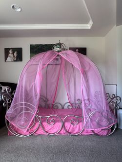 Cinderella’s pumpkin carriage bed frame (twin size)
