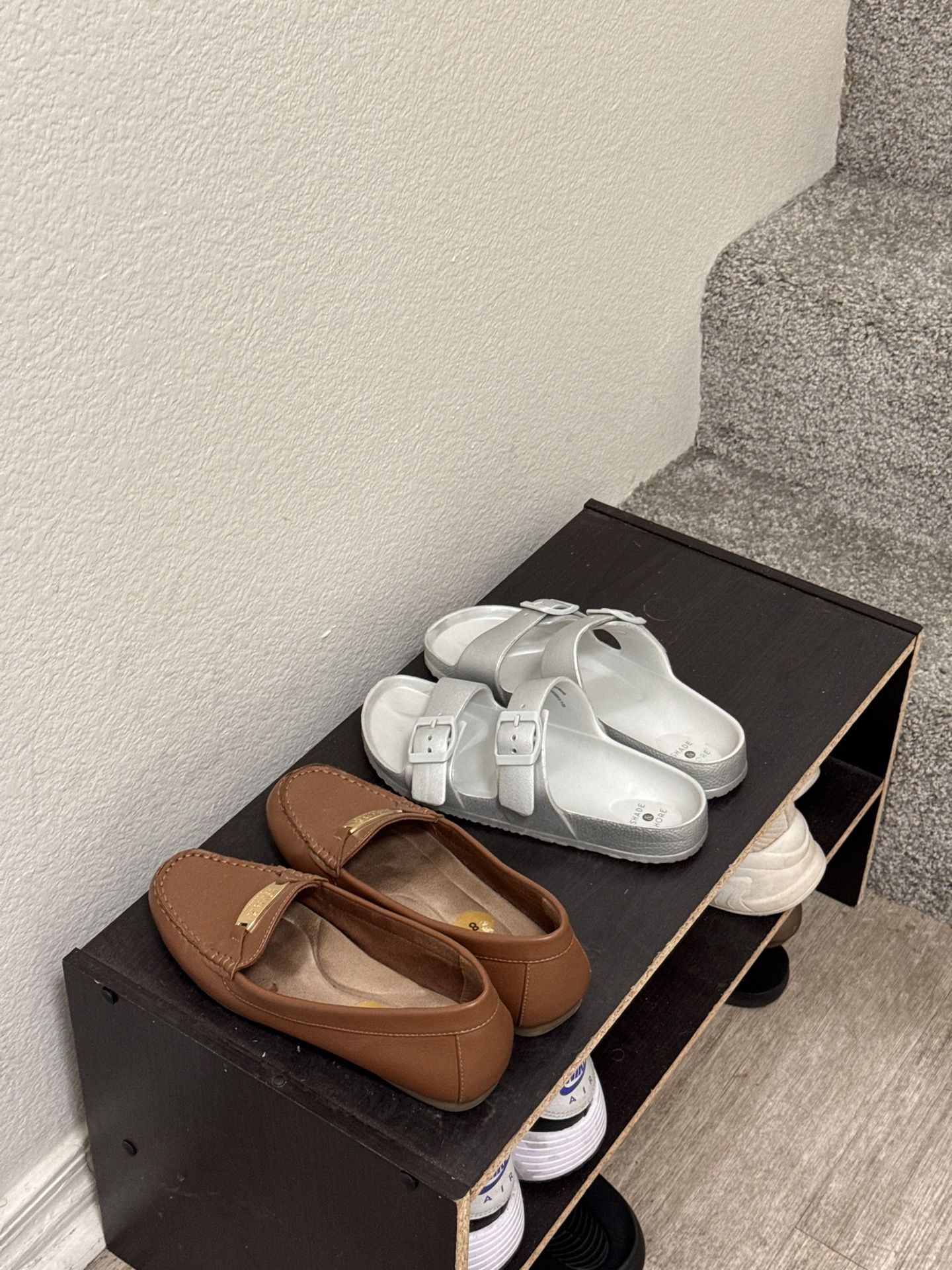 Small Wooden Show Rack (door side)