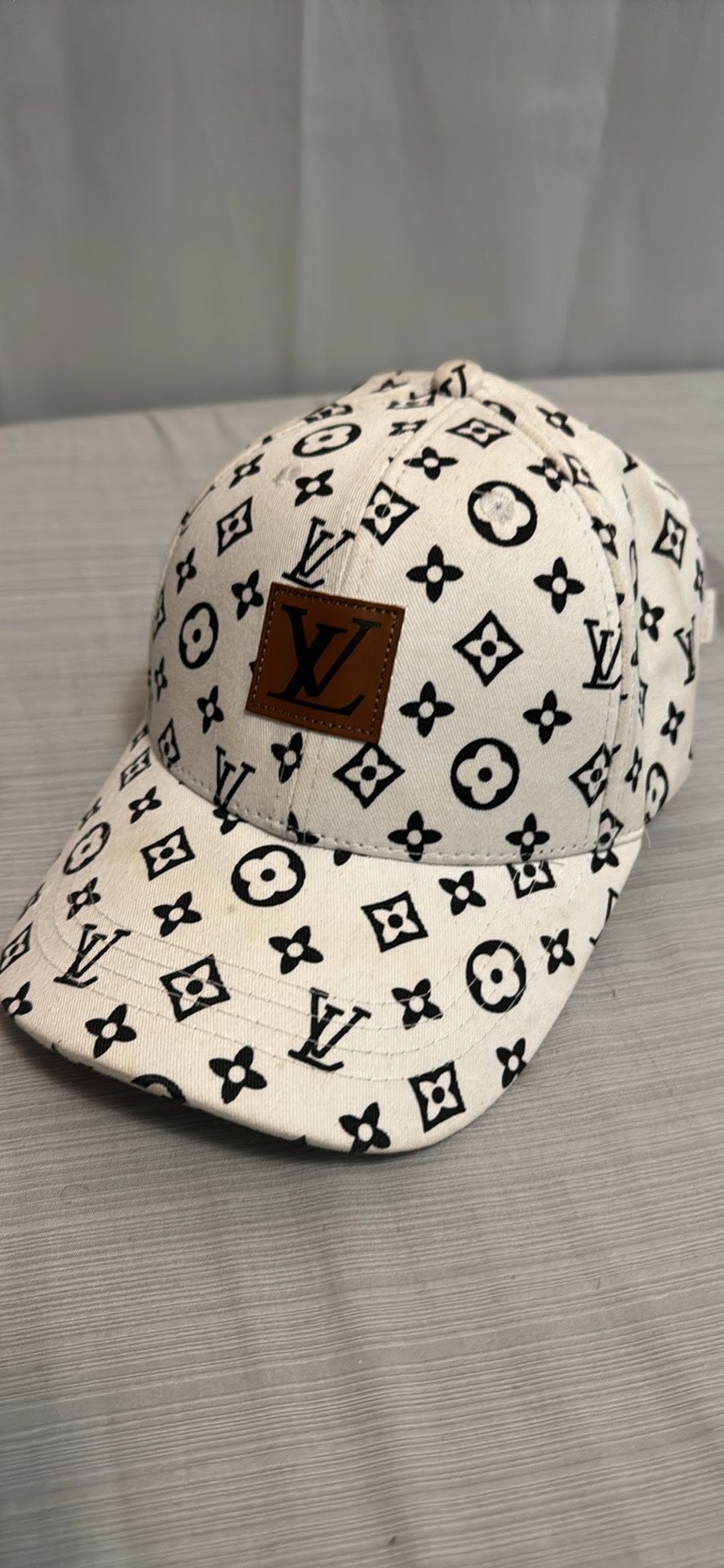 Lv Hat 
