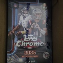 2025 Topps Chrome Football Hobby Box