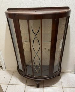 Vintage Curio Cabinet 