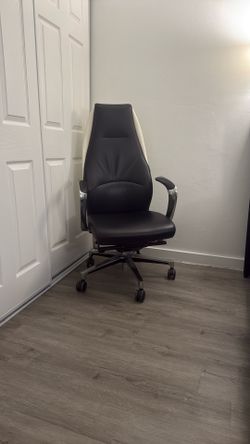 Carlo Perazzi Leather Gaming Chair