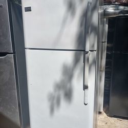 Frigidaire Used Refrigerator, Usado