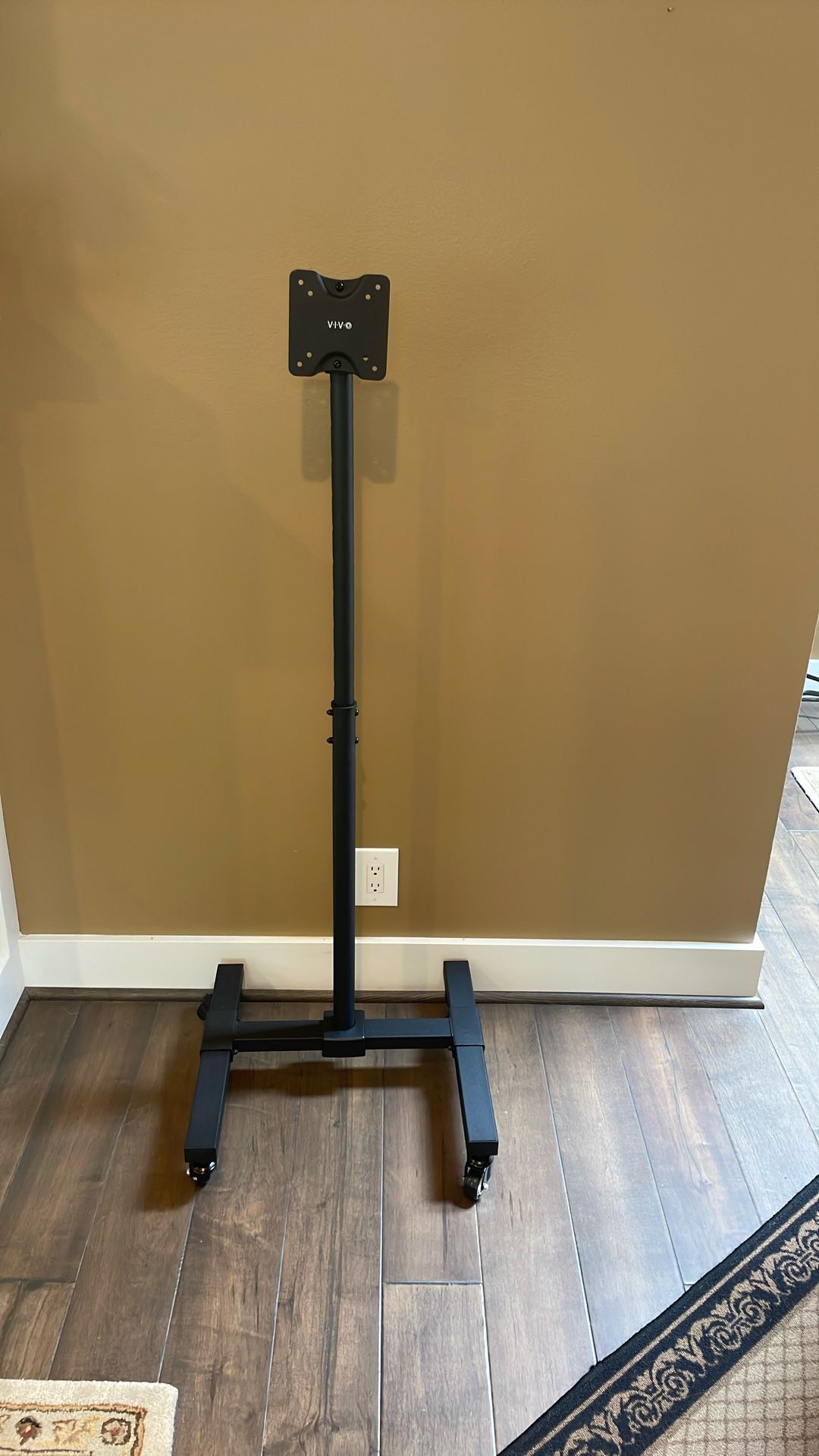 NEW-Rolling Mobile TV Display