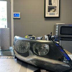 VOLKSWAGEN TIGUAN OEM RIGHT PASSENGER HEADLIGHT 2012-2017