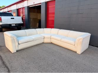 Custom Walter E. Smithe White Sectional Sofa*FREE DELIVERY 🚚