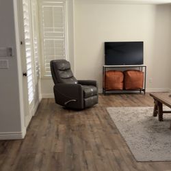 2 Swivel, glider Recliners