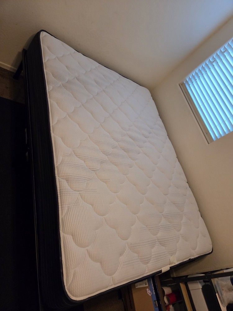 Queen Size SERTA!