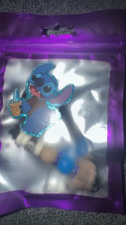 Stitch badge reel