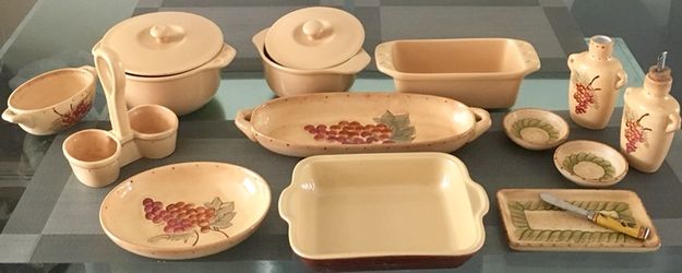 Chantal dishwasher, oven trough freezer and microwave use with all items included for a kitchen decoration