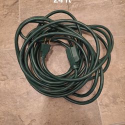 24 Ft Extension Cord (Extensión de 24 pies)