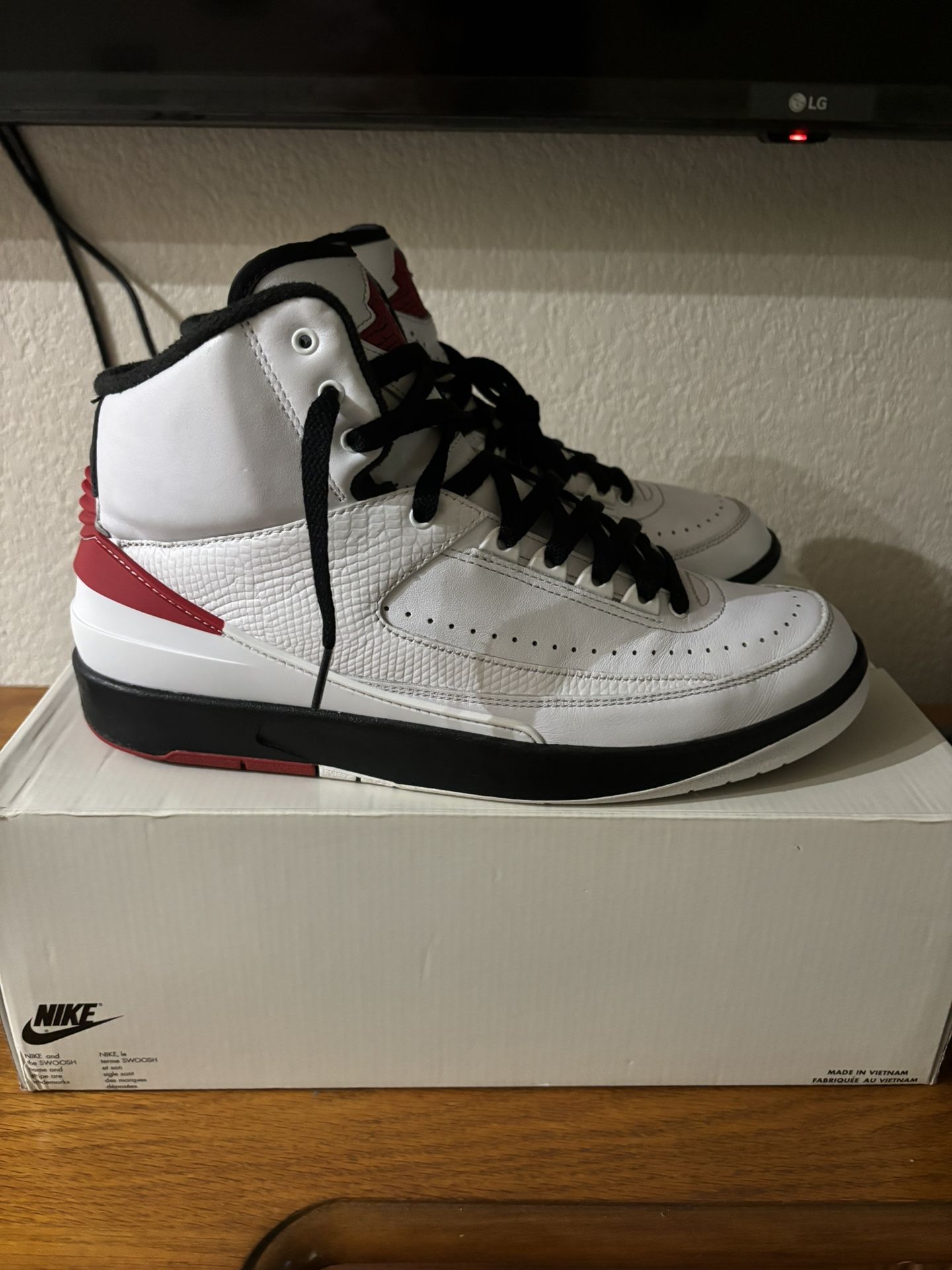 Jordan 2 OG Chicago