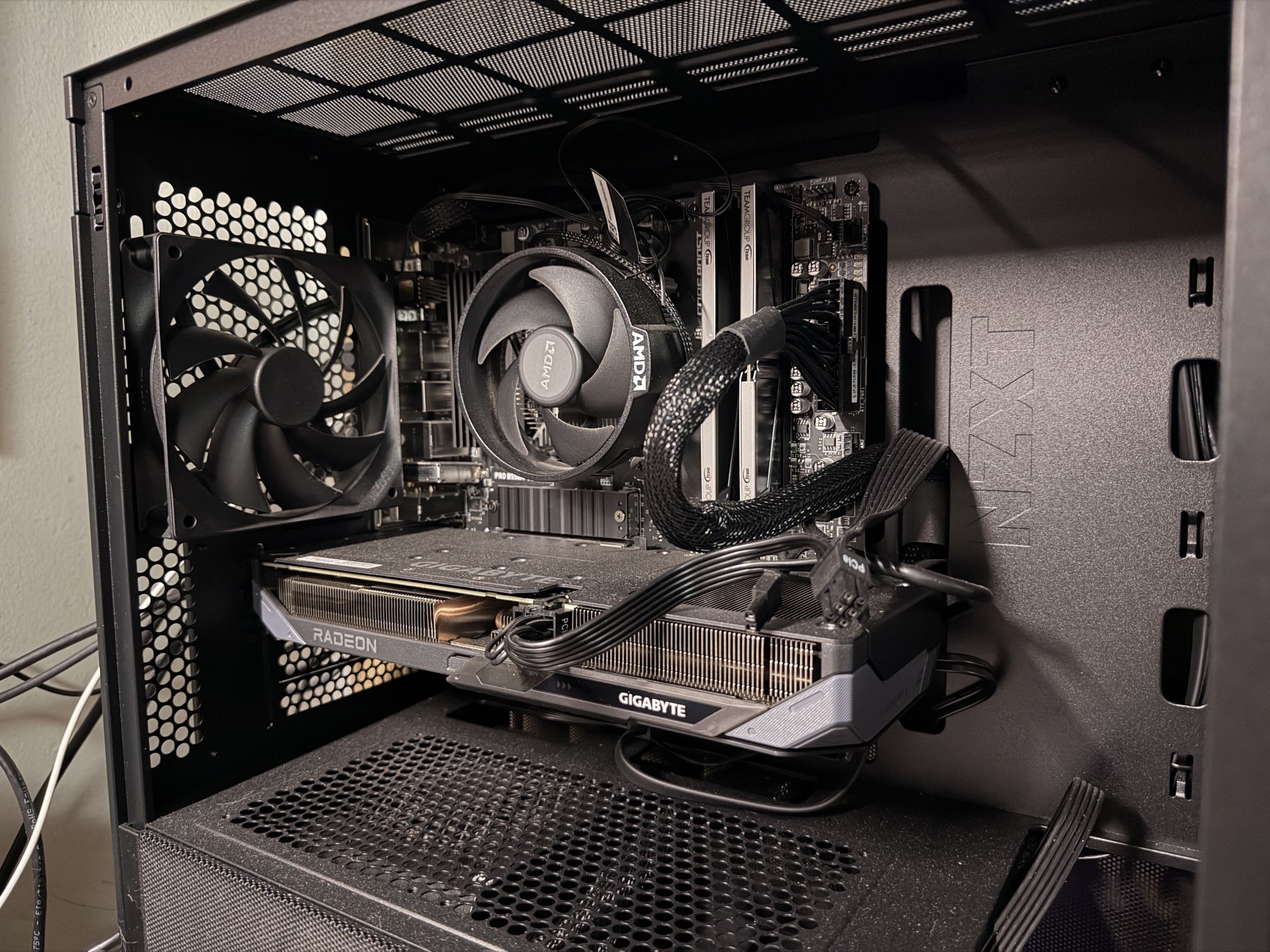 🔥 Gaming PC – Ryzen 5 + RX 9060 XT, 16GB RAM, 1TB SSD – High FPS Build