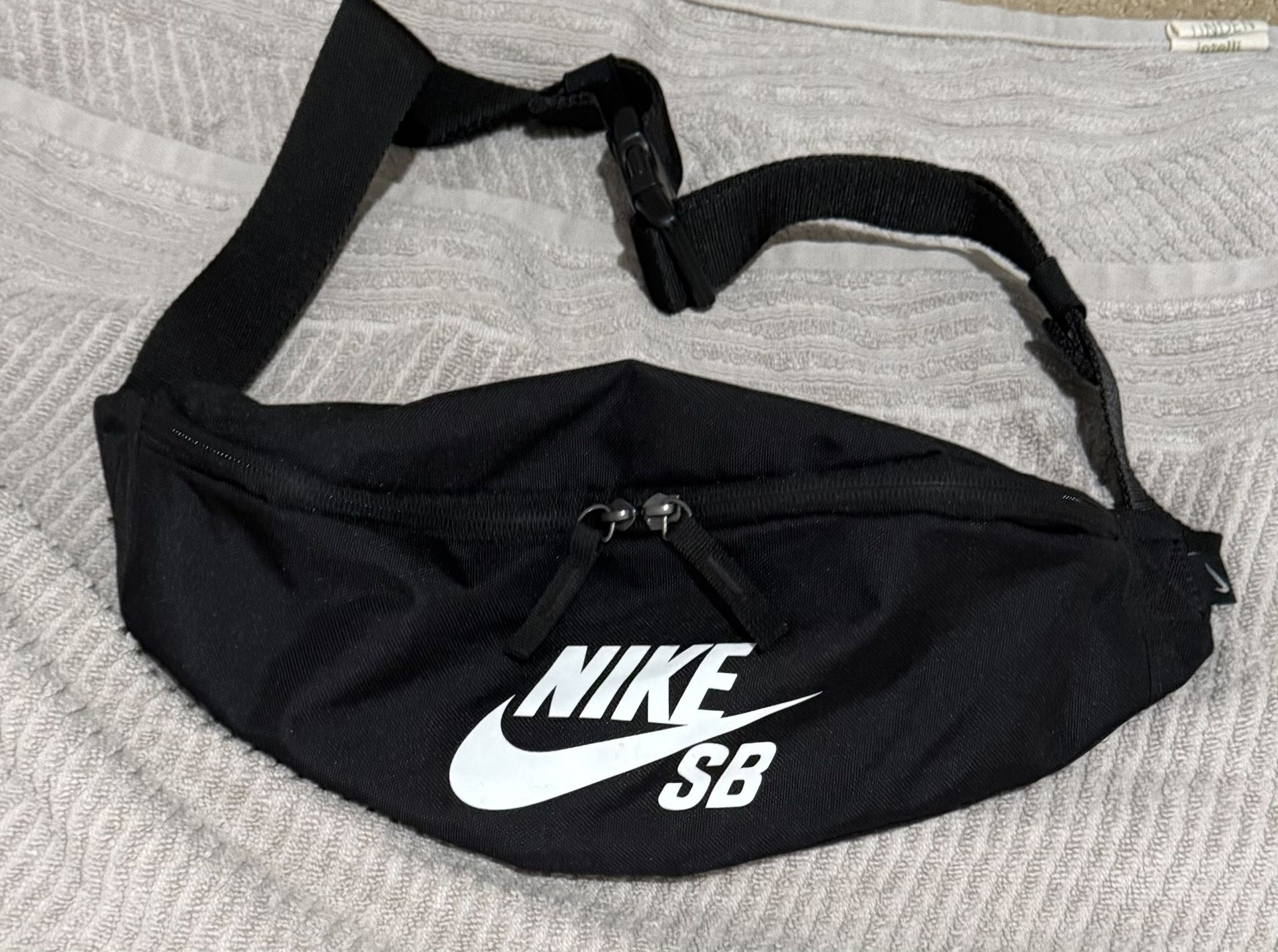 Nike SB Heritage Waistpack Fanny Crossbody Hip Bag Unisex Black