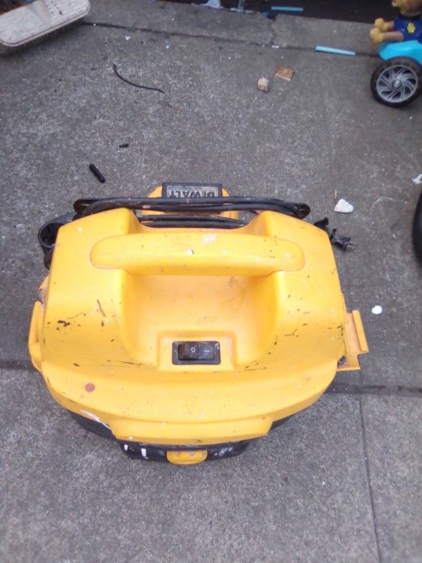 DeWalt Shop Vac (No Vacuum Hose)