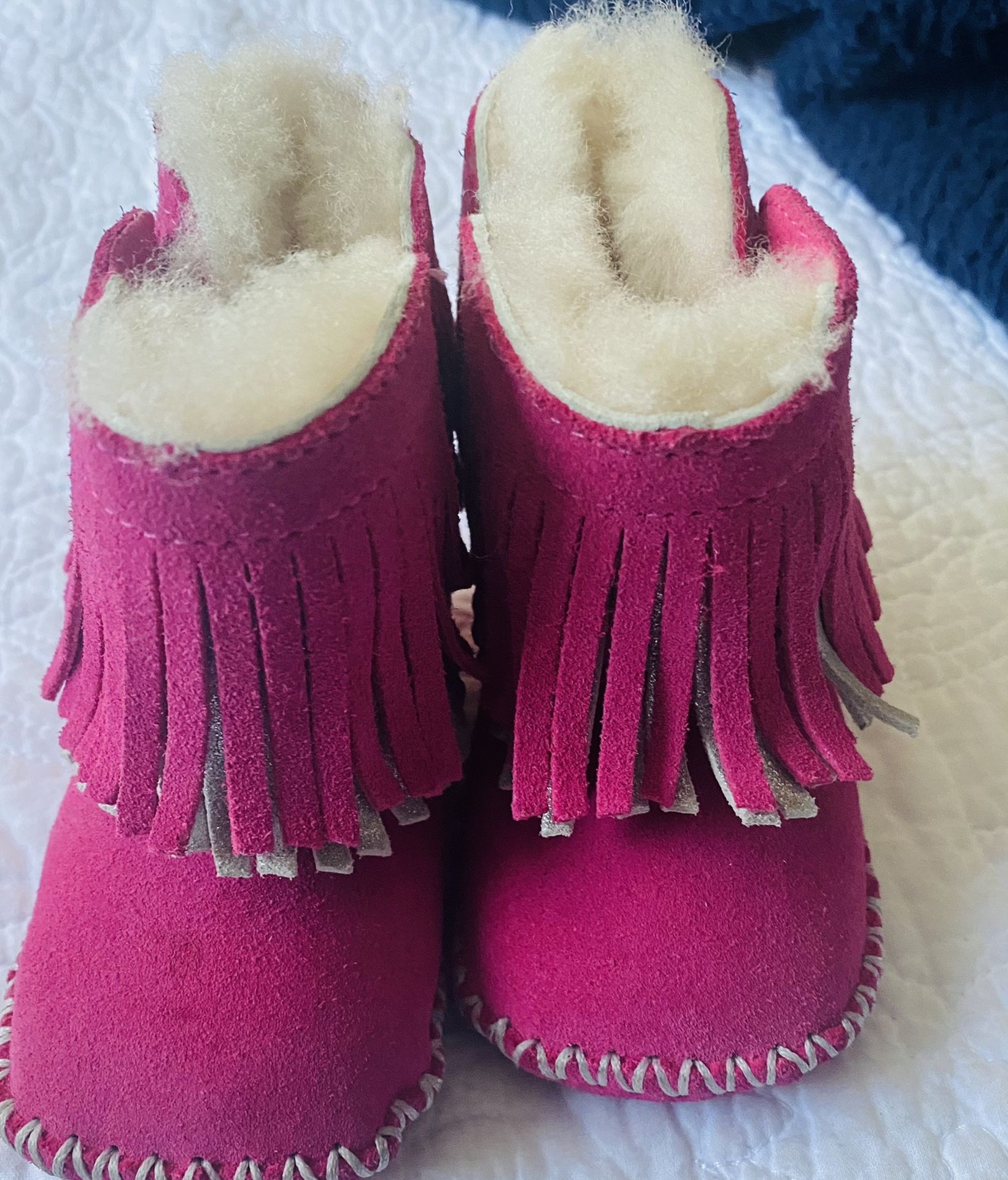 Baby pink ugg boots 