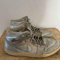 Air Jordan 1 Neutral Gray 