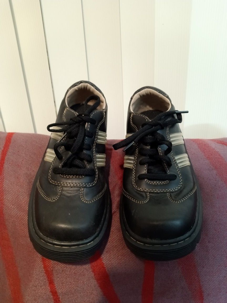 Skechers Boot 8.5 Black