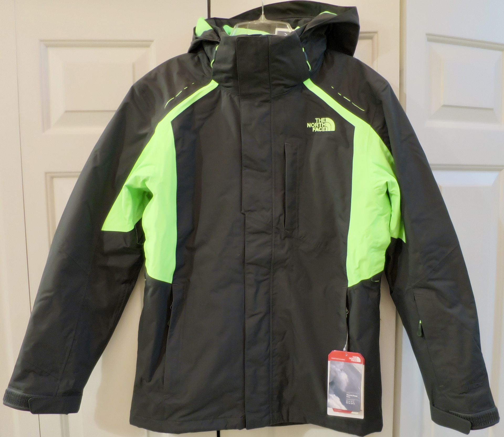 Brand New North Face Mens Small Vortex Tri Jacket Green/Dark Green