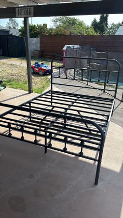 Full bed frame