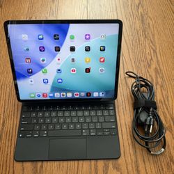 iPad Pro 12.9”/256GB SSD/Wifi+Cellular/Apple Magic Keyboard/Like new/Screen Protector 